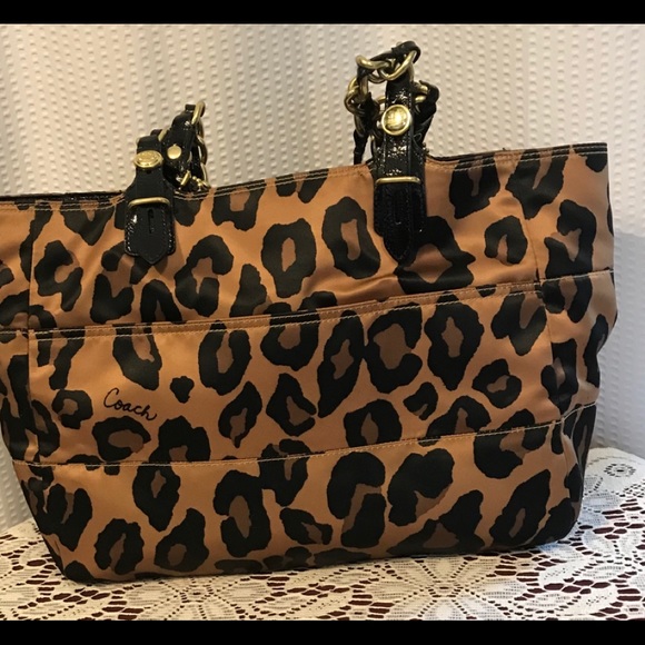 Coach est. 1941  “Rare Bag” Authentic No. 15554 - Picture 3 of 6